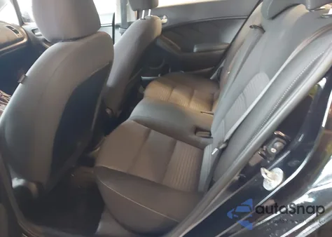 2018 Kia Forte Lx z USA, uszkodzony, nr VIN 3KPFL4A79JE263858